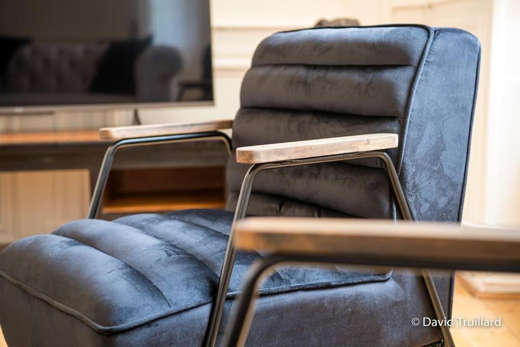 Suites Mana - Matahina Avec Vue Superbe Sur La Place Ducale Et Parking Prive Inclus Charleville-Mezieres Ngoại thất bức ảnh