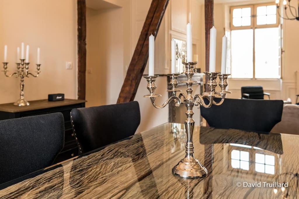 Suites Mana - Matahina Avec Vue Superbe Sur La Place Ducale Et Parking Prive Inclus Charleville-Mezieres Ngoại thất bức ảnh