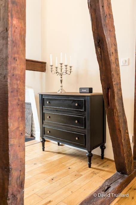 Suites Mana - Matahina Avec Vue Superbe Sur La Place Ducale Et Parking Prive Inclus Charleville-Mezieres Ngoại thất bức ảnh